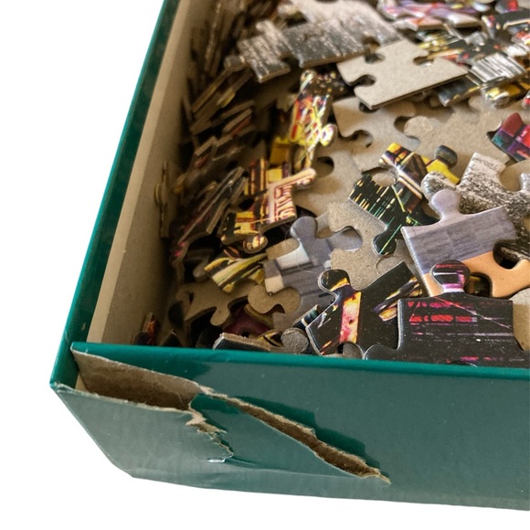 1000 Pixels Puzzle Mott Street Chinatown by Artist Chris Lord 27” x 20” Hasbro - Picture 4 of 5